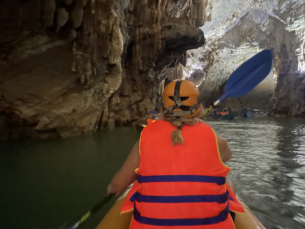 Phong Nha 1- day kayak tour